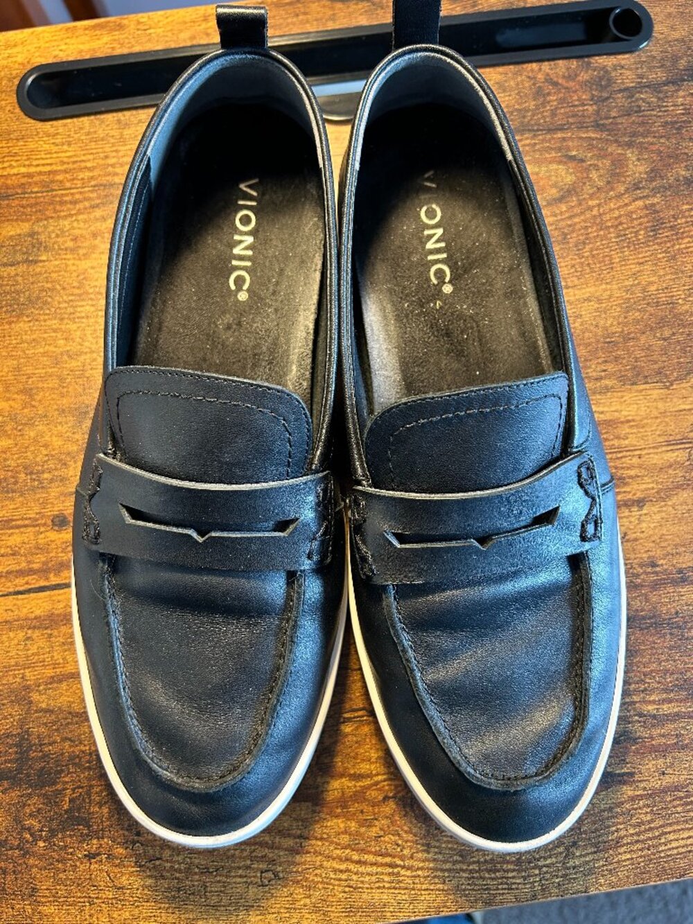 Vionic Uptown Black Leather Loafers Size 9.5